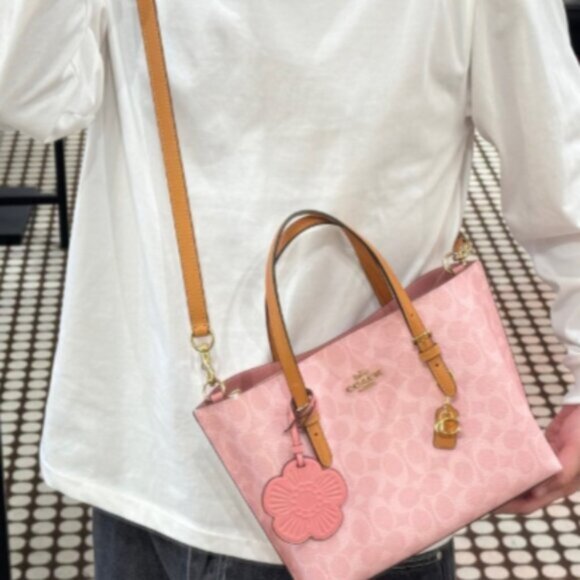 Coach Mollie Tote Bag 25 In Signature Canvas With Charms Gold/Powder Pink CER24 - Picture 3 of 5